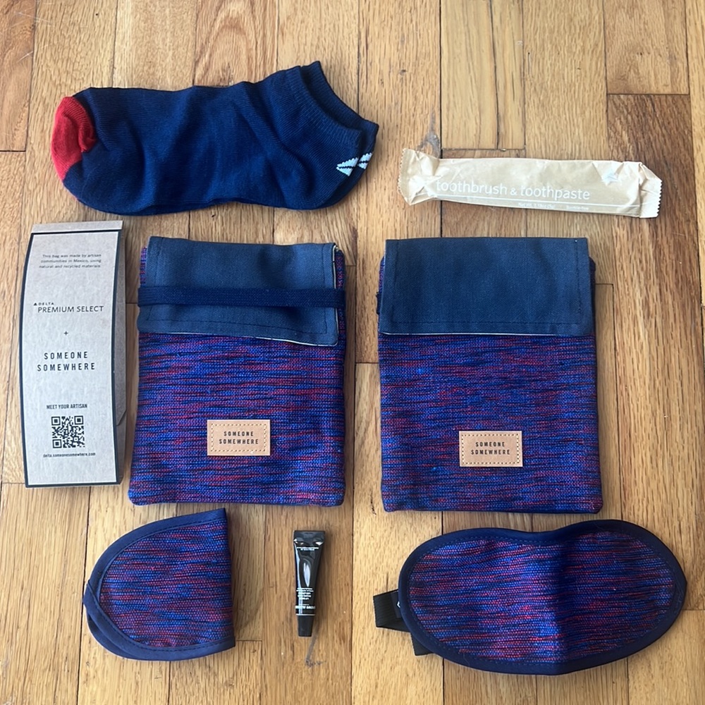 Delta Premium Select Complimentary Kit - Picture 4 of 6